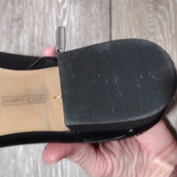 Vince Camuto black leather zip ankle boots. Size 8 - Picture 8 of 13